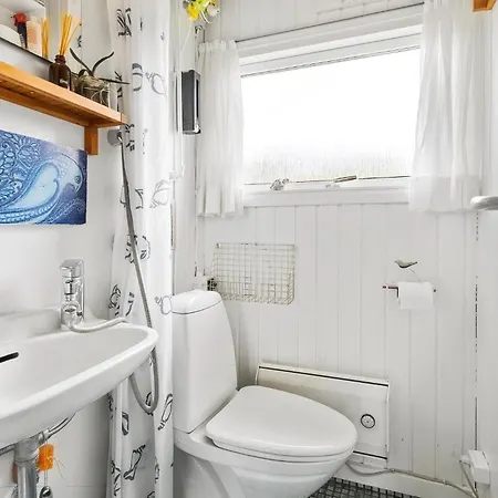 2 Bedroom Gorgeous In Fåborg